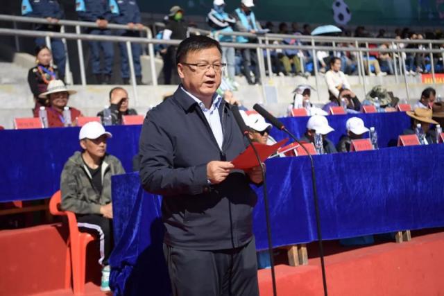 马丁内斯复出，穆里尼奥对维尼修斯发表看法，足坛新动向